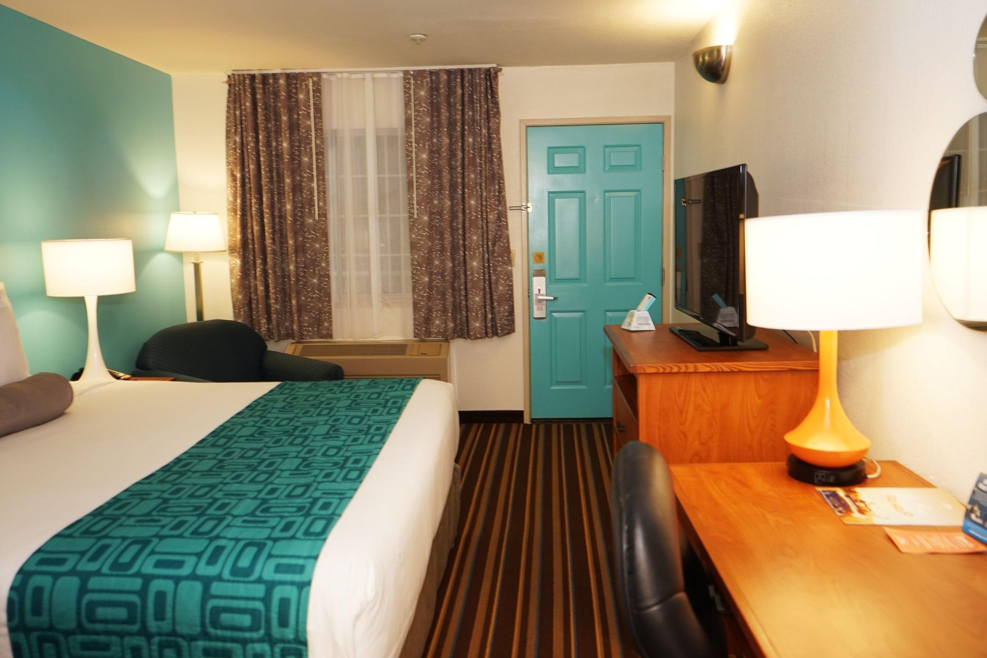 Howard Johnson By Wyndham Salinas Extérieur photo