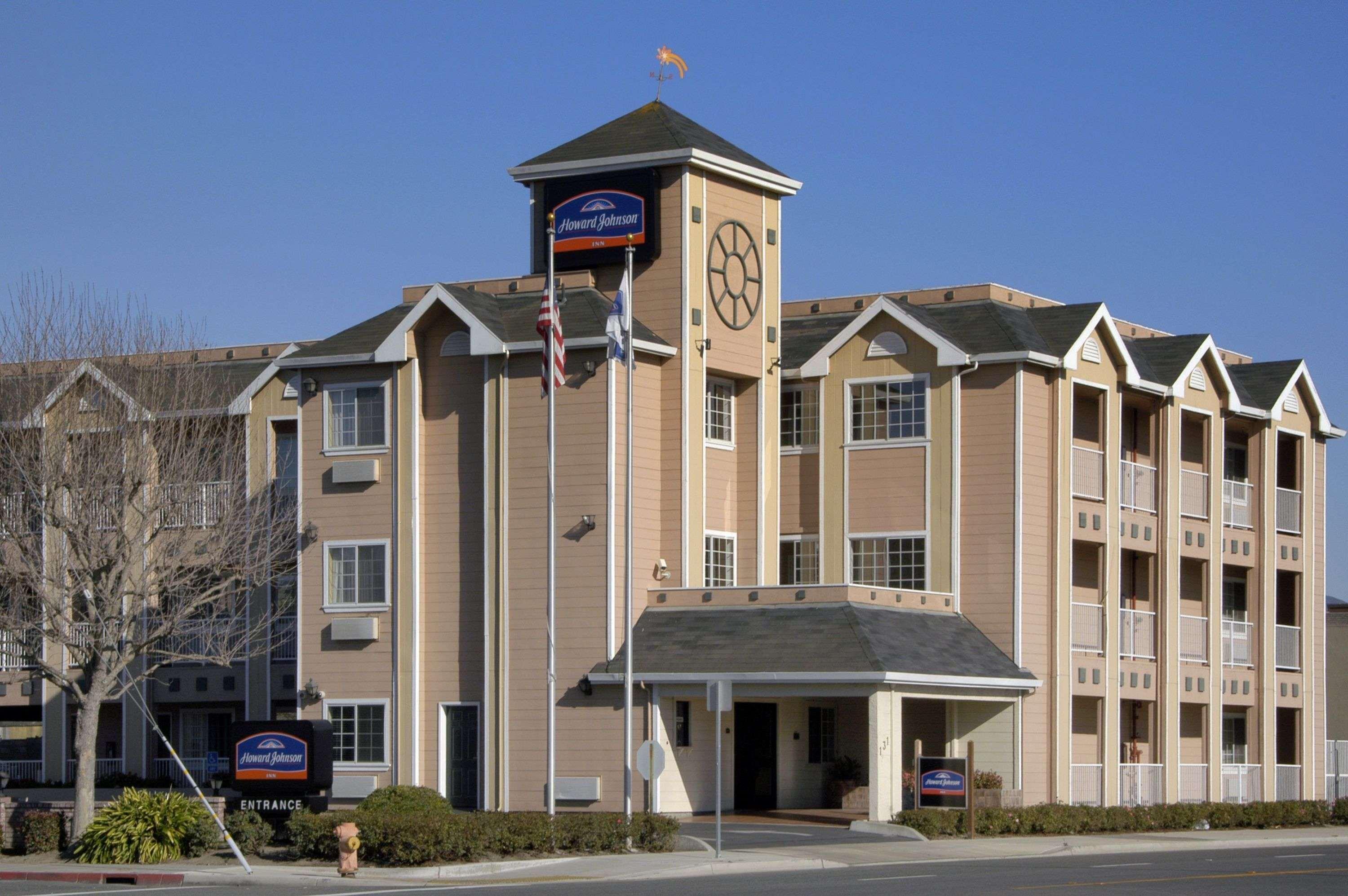 Howard Johnson By Wyndham Salinas Extérieur photo