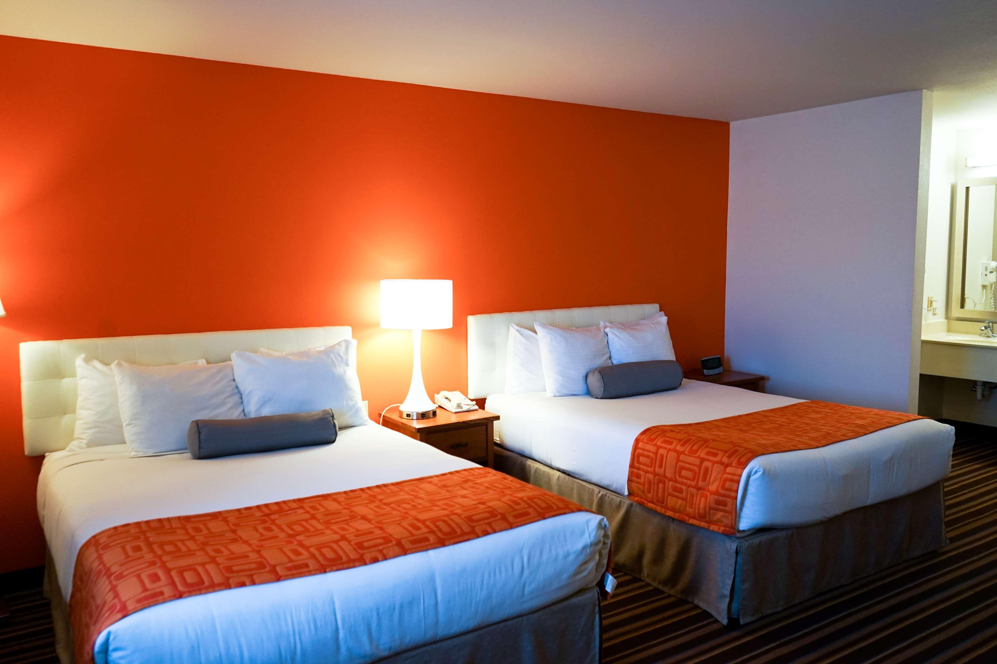Howard Johnson By Wyndham Salinas Extérieur photo
