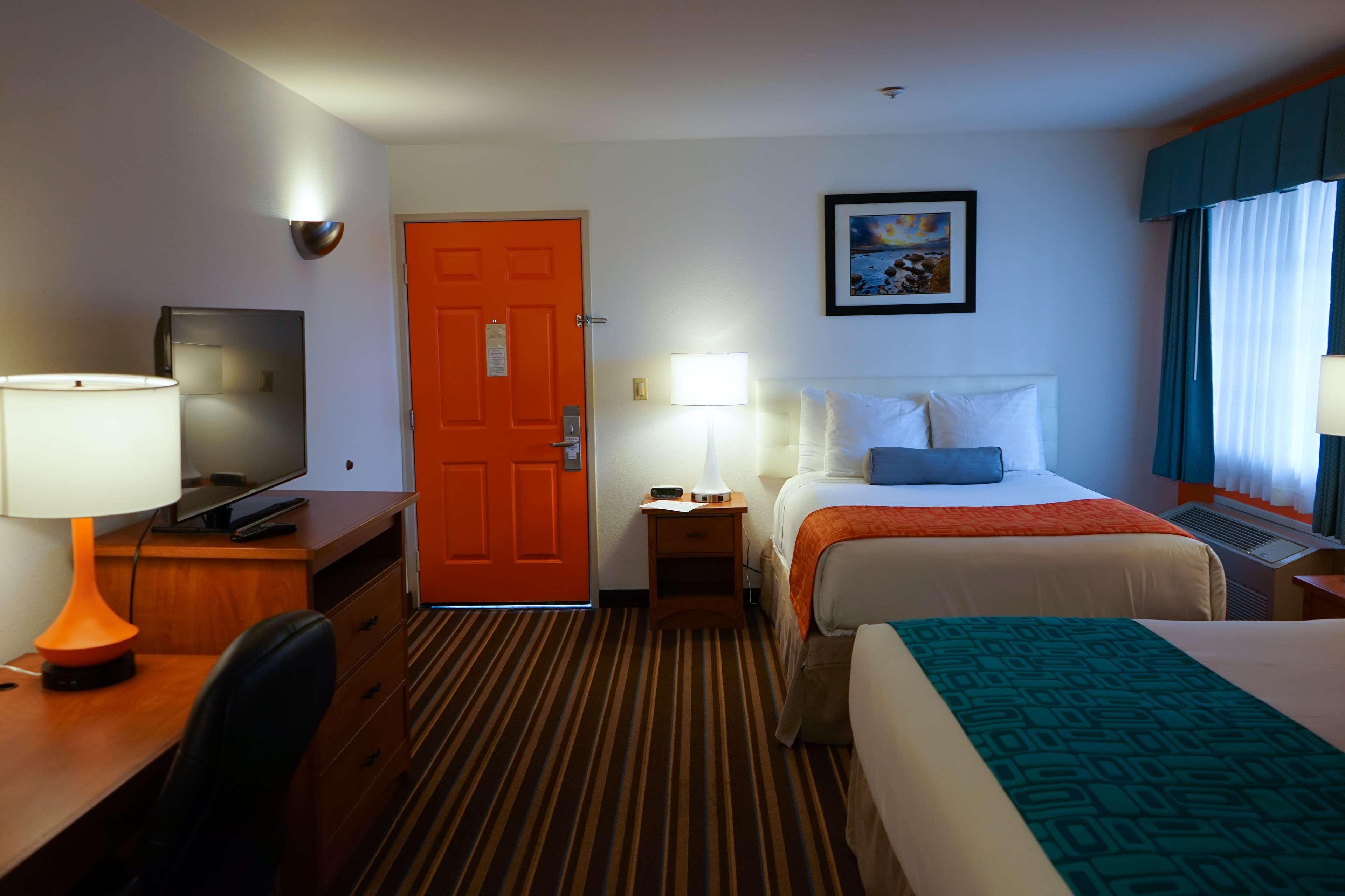 Howard Johnson By Wyndham Salinas Extérieur photo