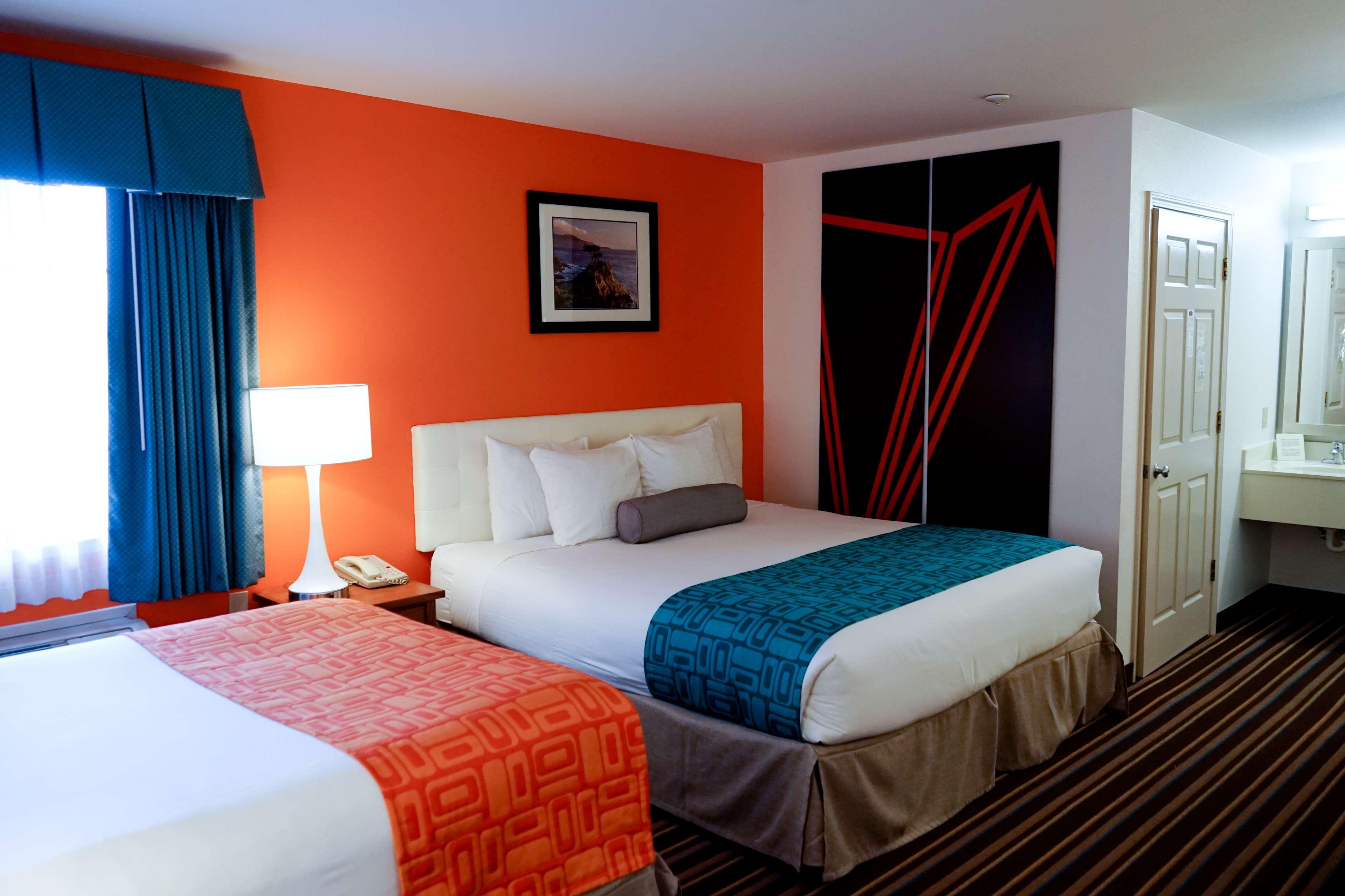 Howard Johnson By Wyndham Salinas Extérieur photo