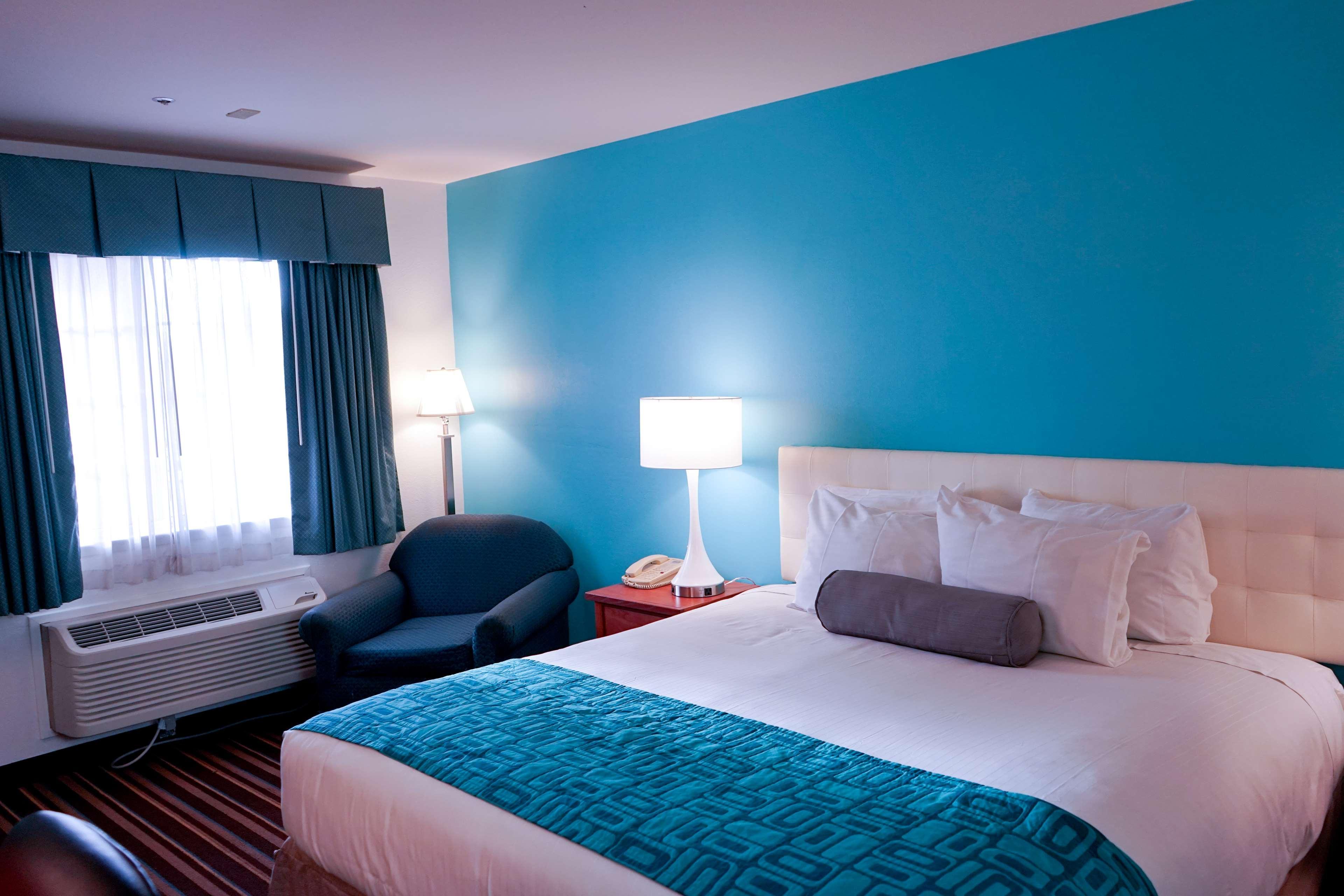 Howard Johnson By Wyndham Salinas Extérieur photo