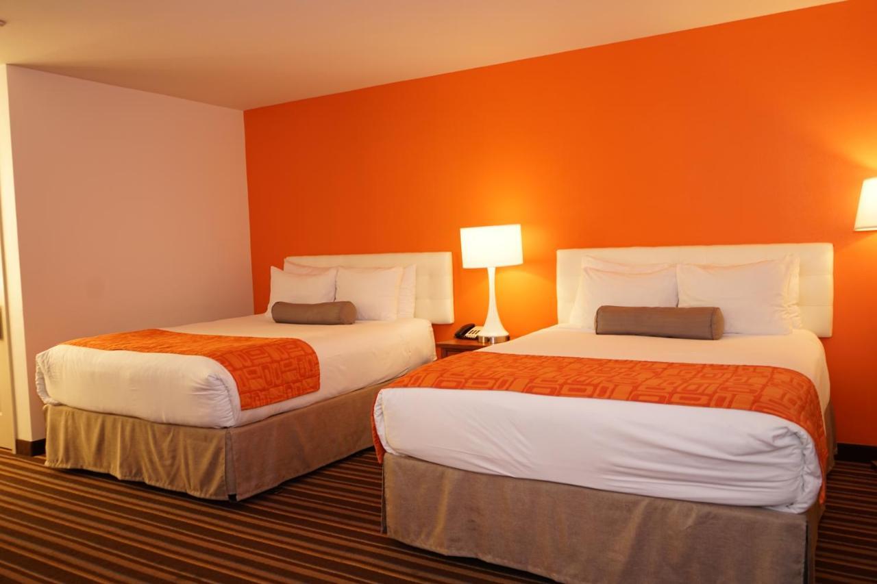 Howard Johnson By Wyndham Salinas Extérieur photo