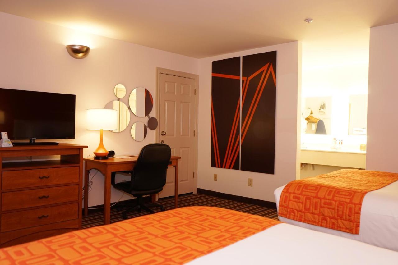Howard Johnson By Wyndham Salinas Extérieur photo