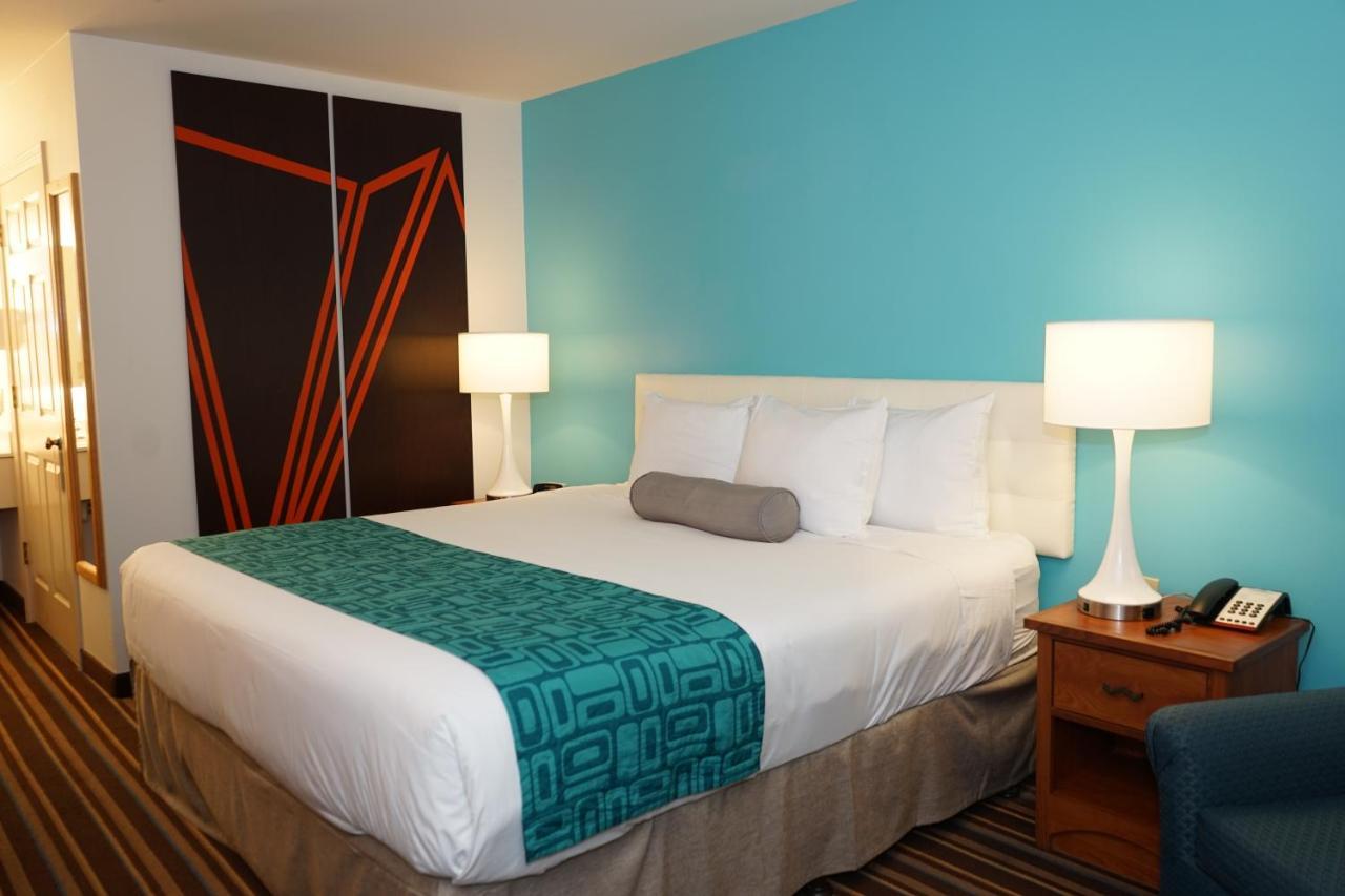 Howard Johnson By Wyndham Salinas Extérieur photo
